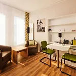 Adapt Apartmanhotel
