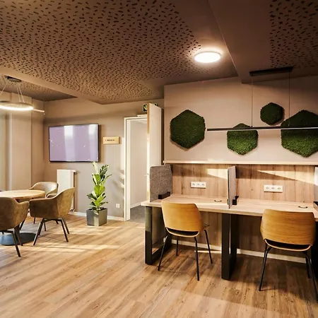 Aparthotel Adapt 3*