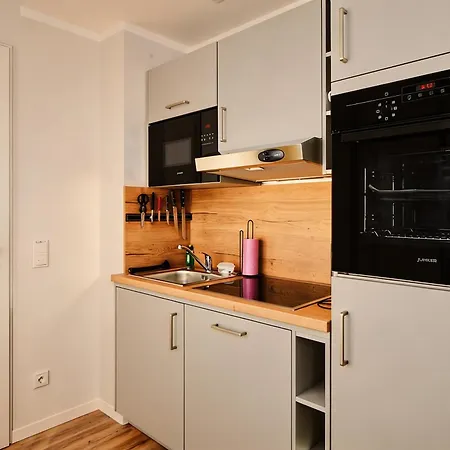 Adapt Aparthotel 3*